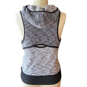 LOLE Peephole Back Black & White Woven Sleeveless Pullover Hoodie ~ Women's XS